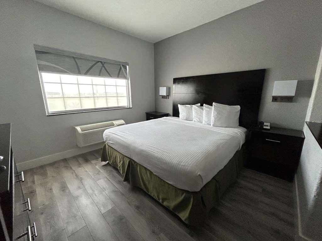 Surestay Plus By Best Western Texas City I-45 Room photo