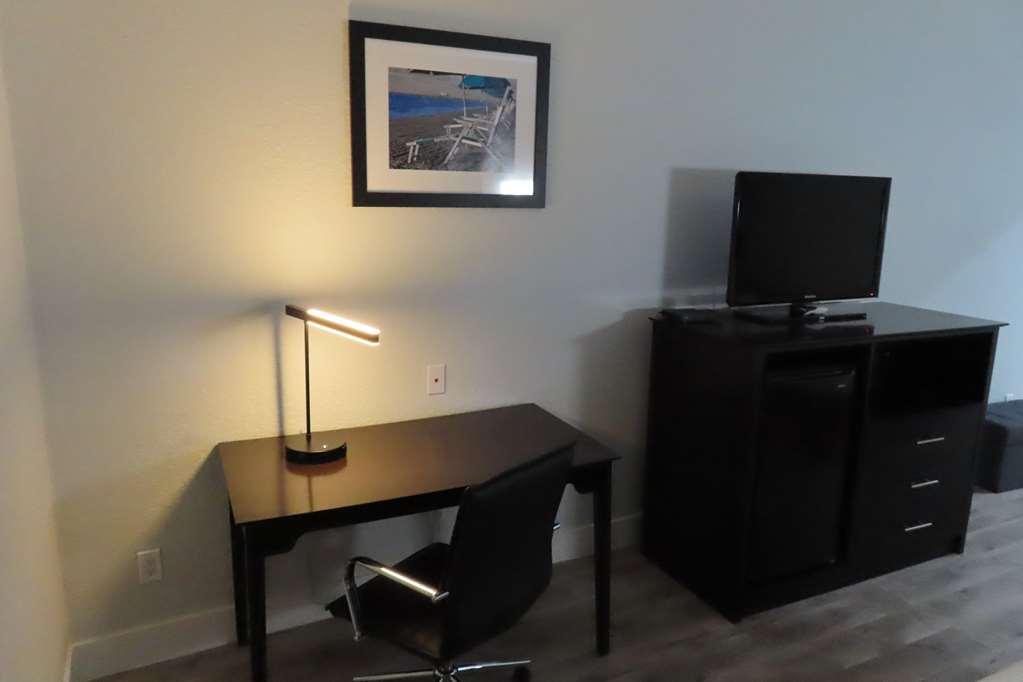 Surestay Plus By Best Western Texas City I-45 Room photo