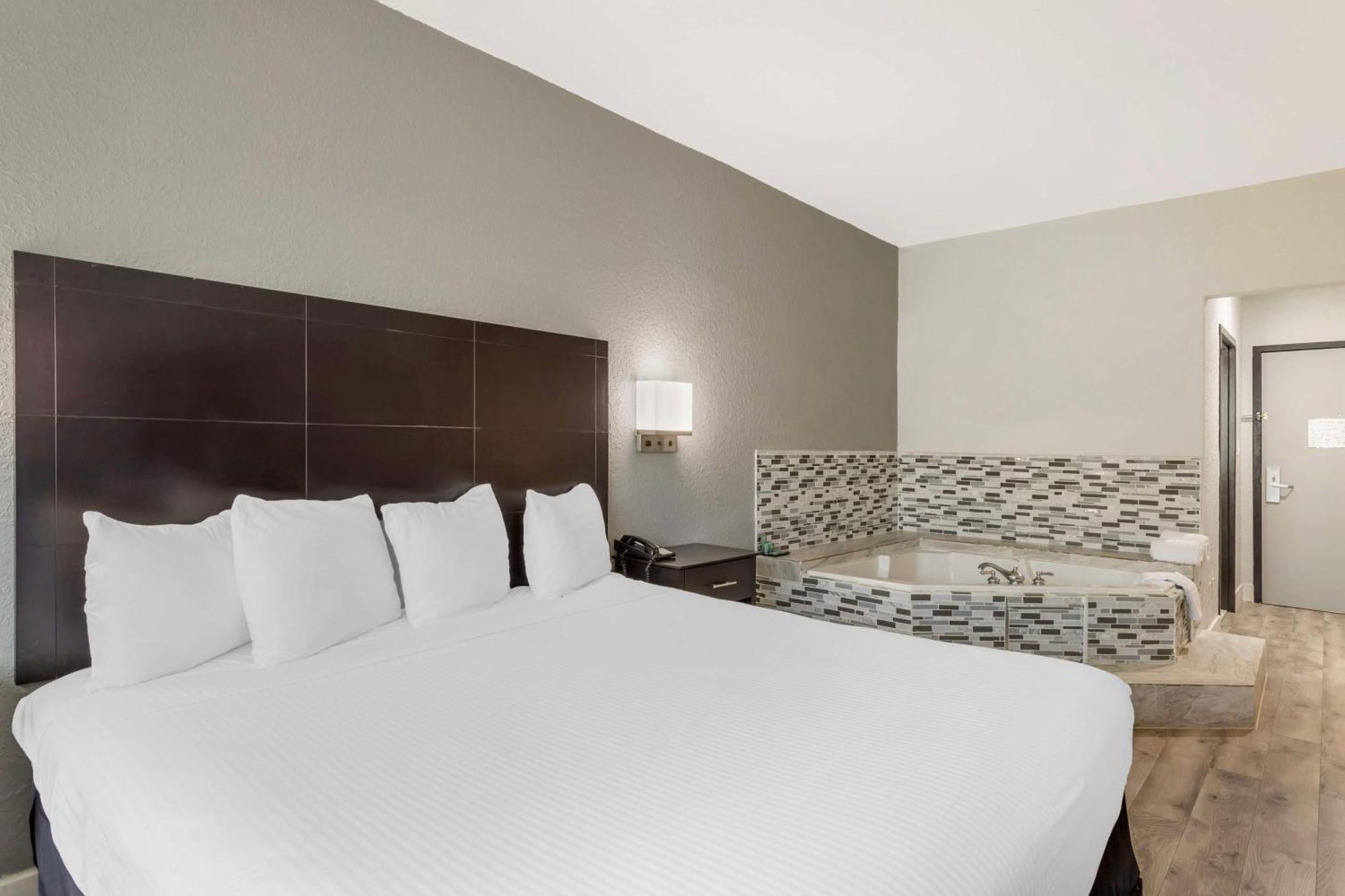 Surestay Plus By Best Western Texas City I-45 Exterior photo