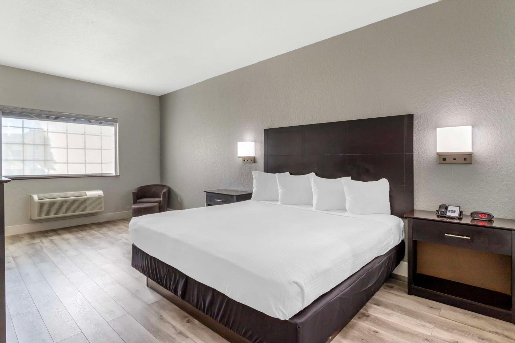Surestay Plus By Best Western Texas City I-45 Exterior photo