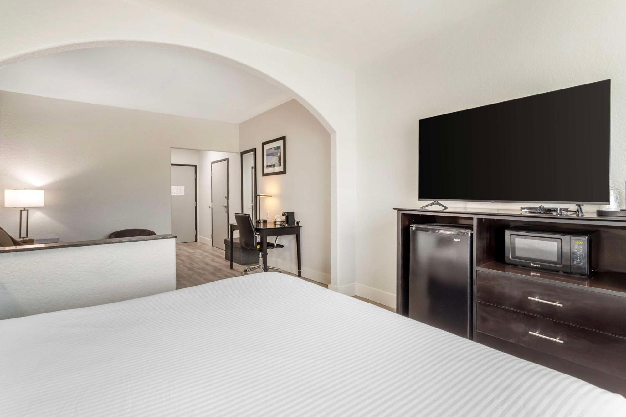 Surestay Plus By Best Western Texas City I-45 Exterior photo