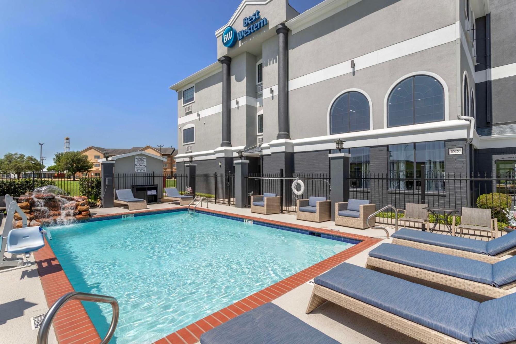 Surestay Plus By Best Western Texas City I-45 Exterior photo
